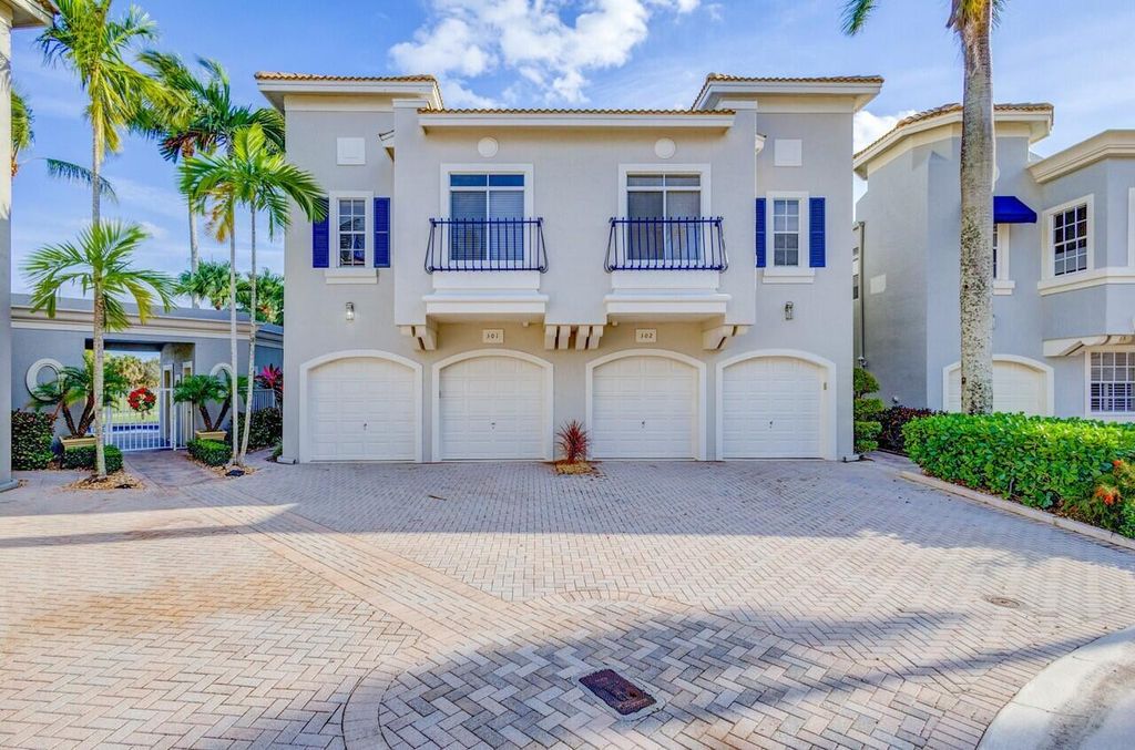 Photo of 301 Resort Lane, Palm Beach Gardens, FL 33418 (MLS # R11039131)