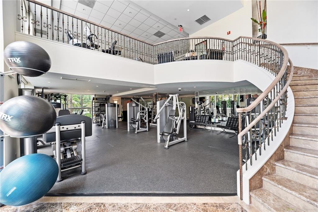 THE PALMS - Residential