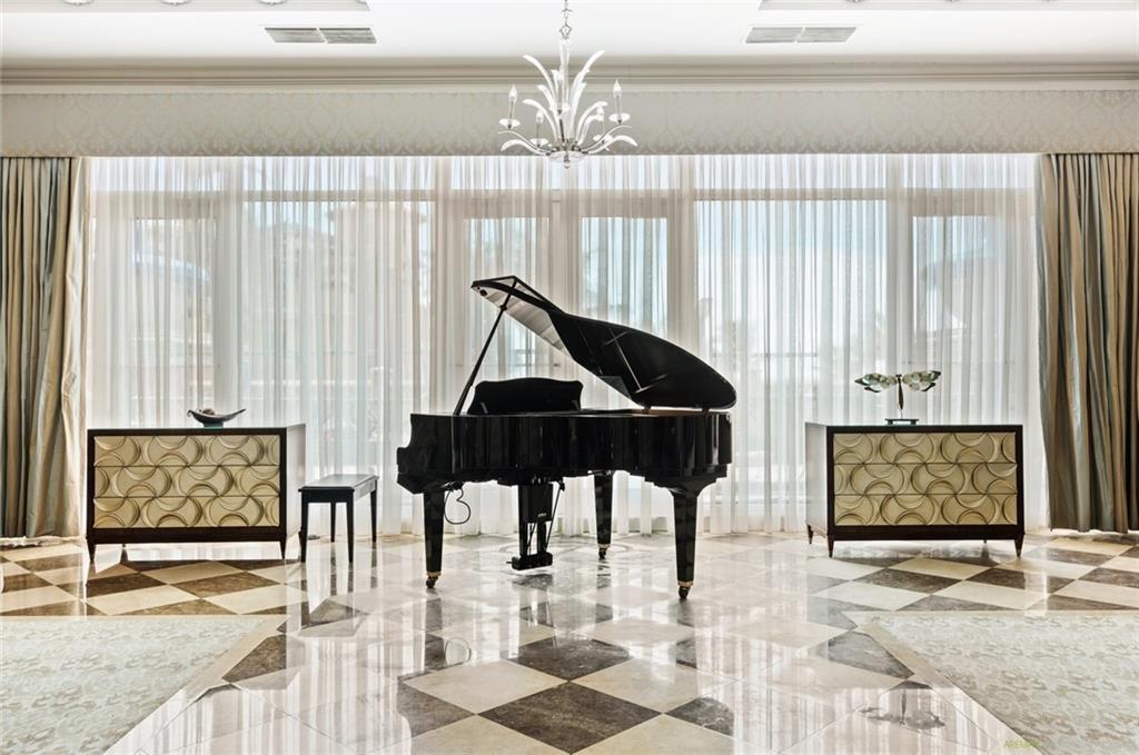 THE PALMS - Residential