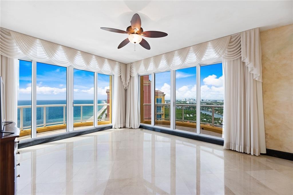 THE PALMS - Residential