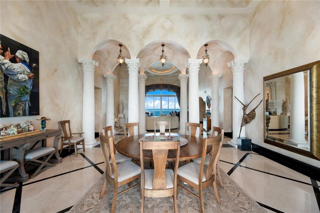 THE PALMS - Residential