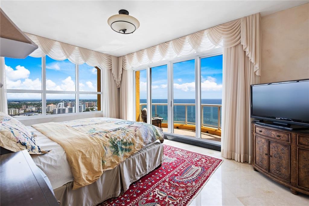 THE PALMS - Residential