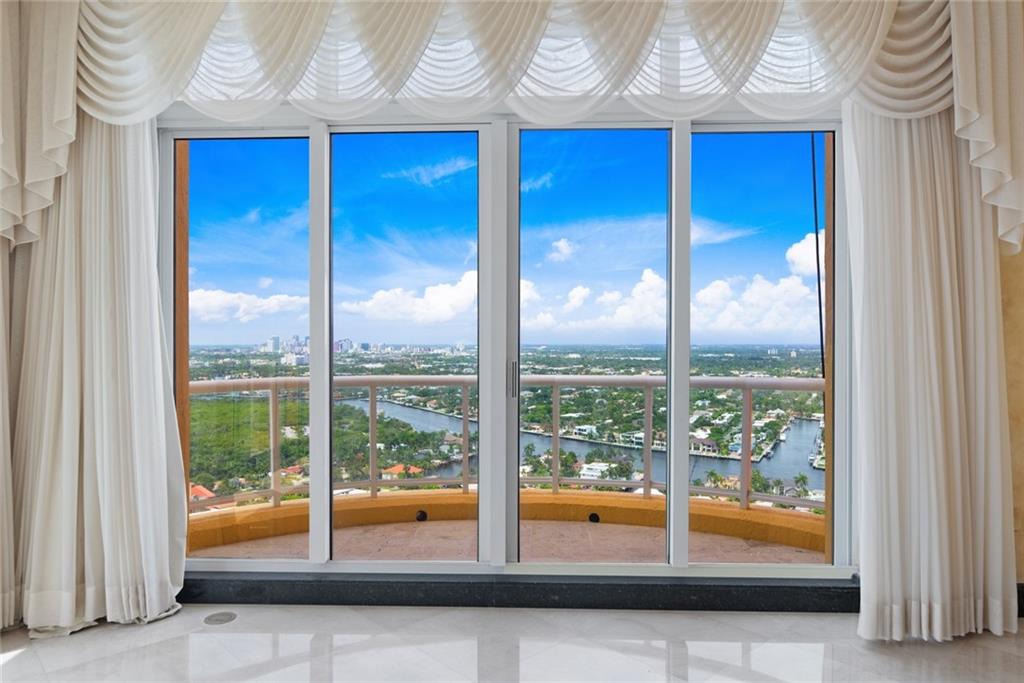 THE PALMS - Residential