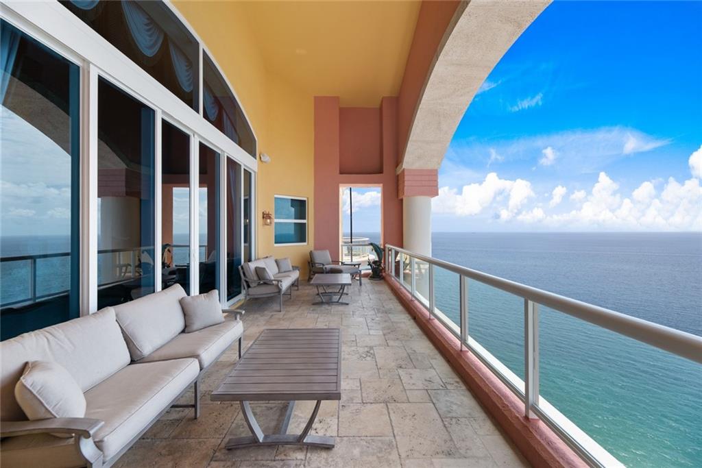 THE PALMS - Residential