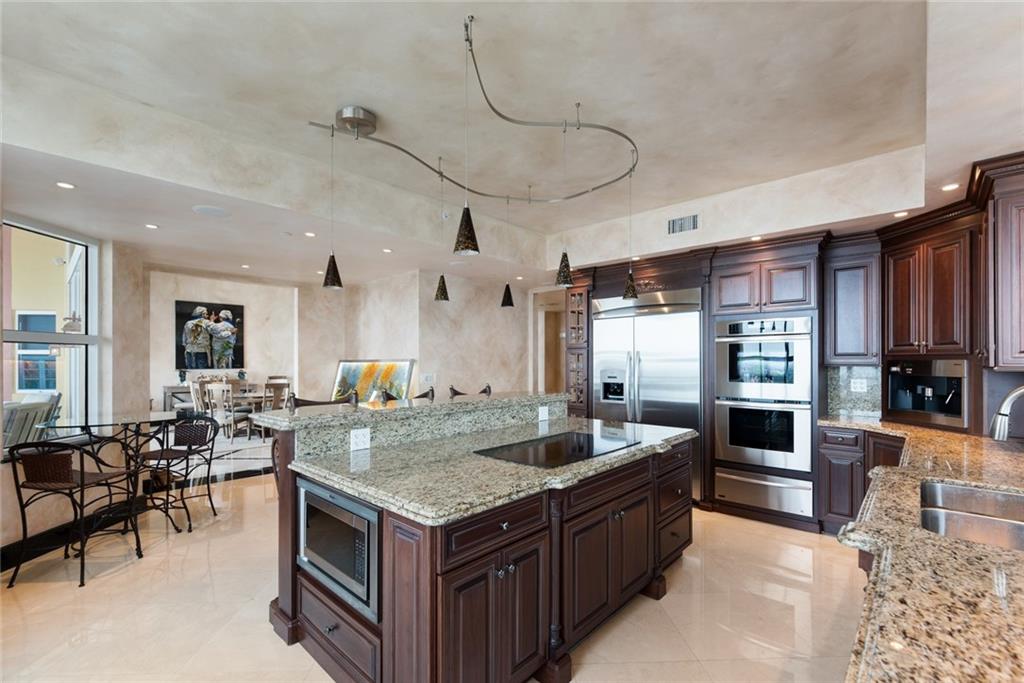 THE PALMS - Residential