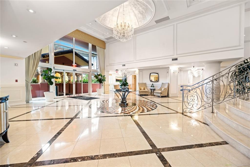 THE PALMS - Residential