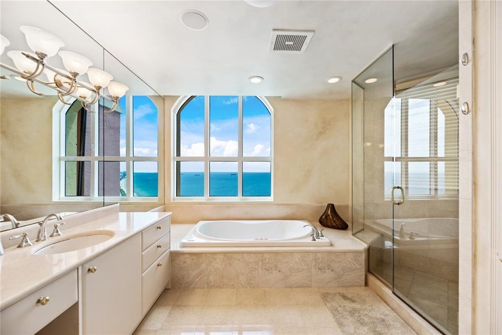 THE PALMS - Residential