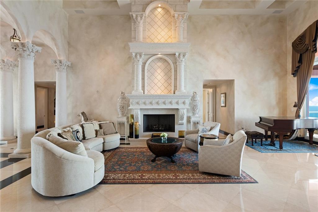 THE PALMS - Residential