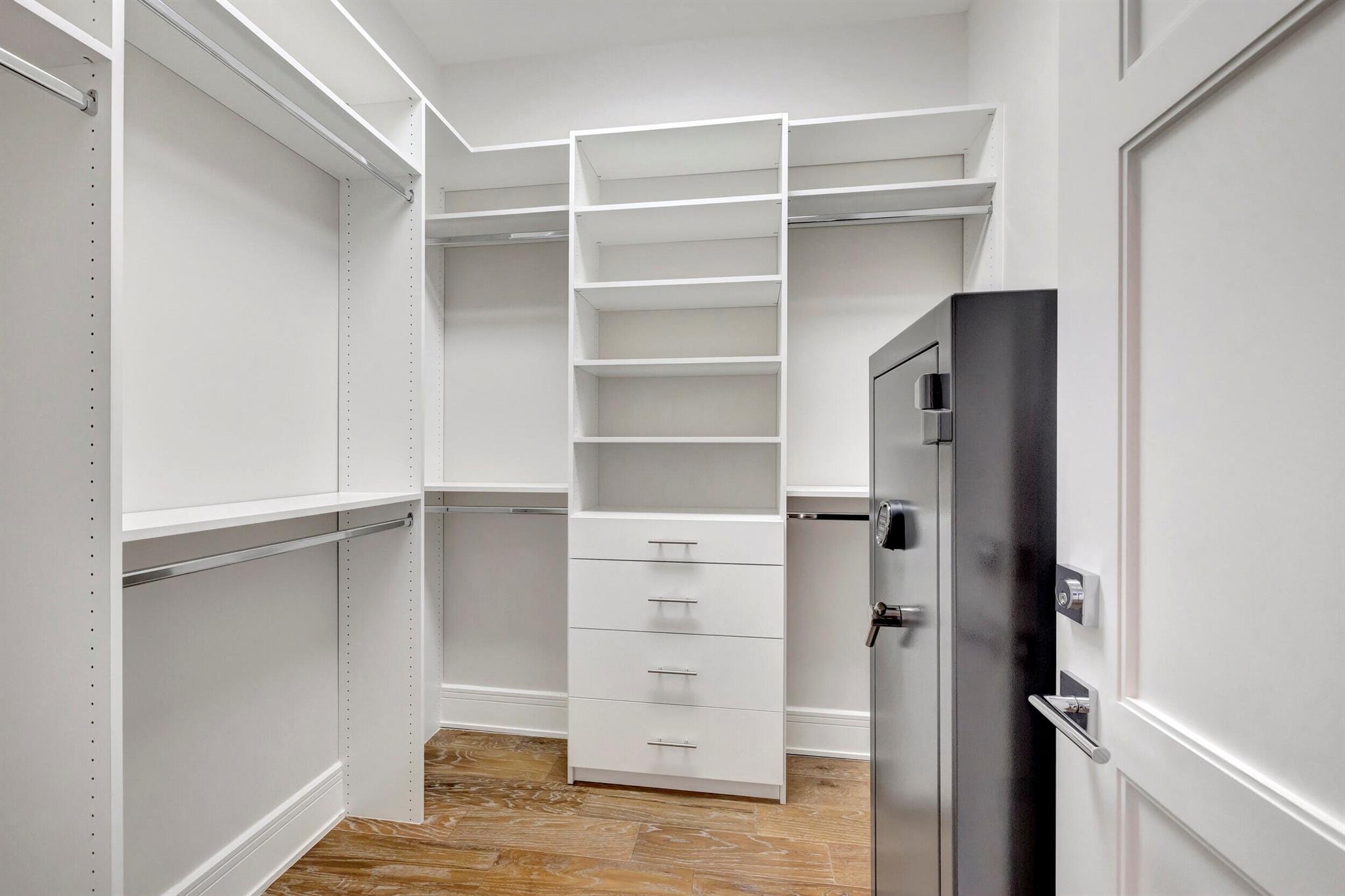 S/D OF 8-46-43 - Residential