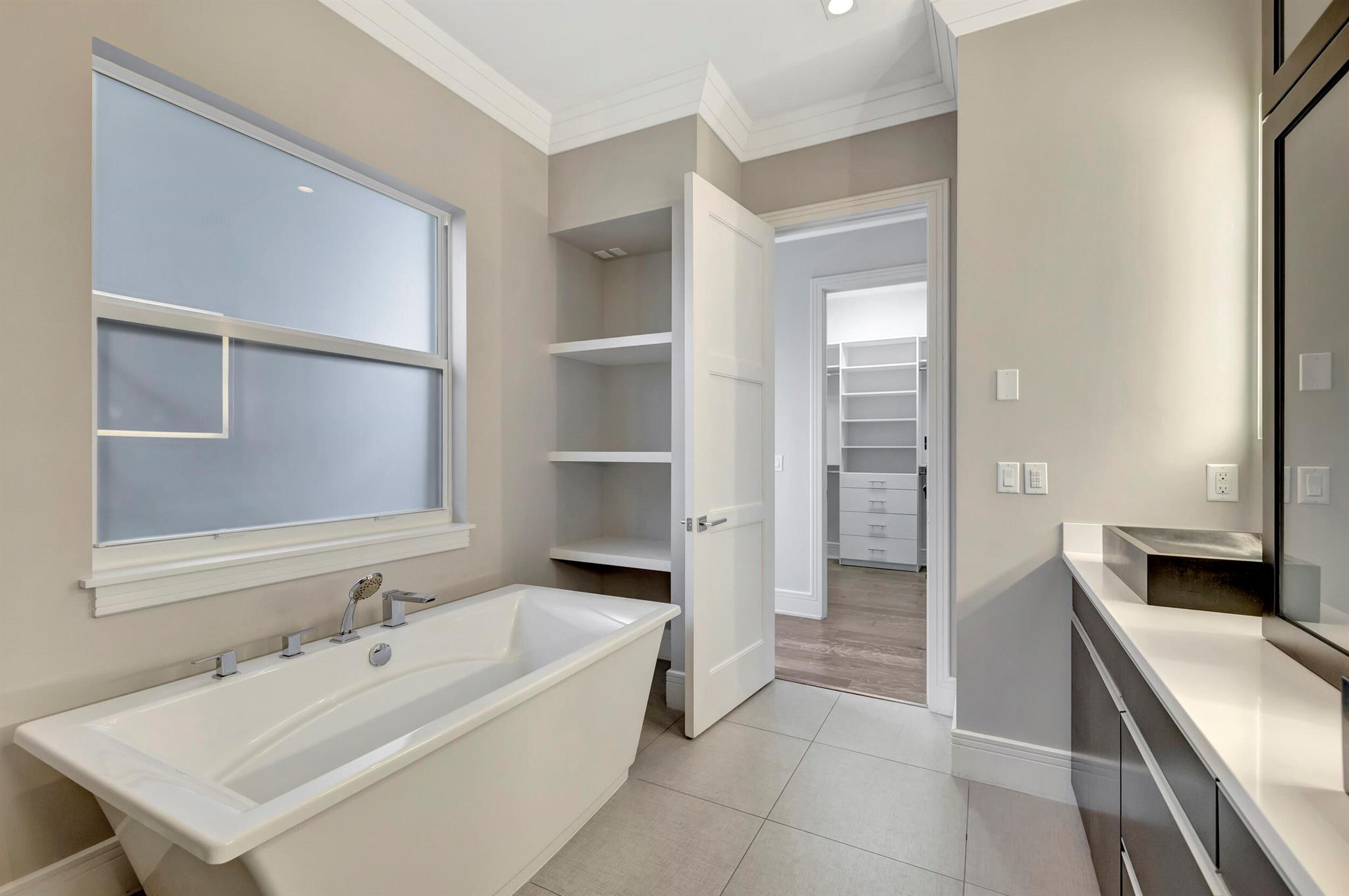 S/D OF 8-46-43 - Residential