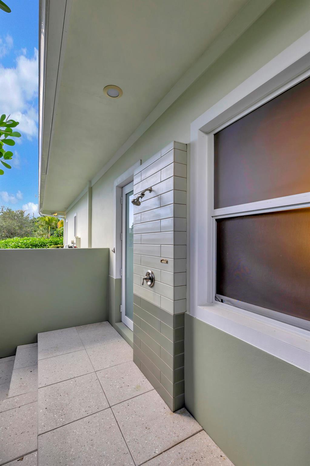 S/D OF 8-46-43 - Residential