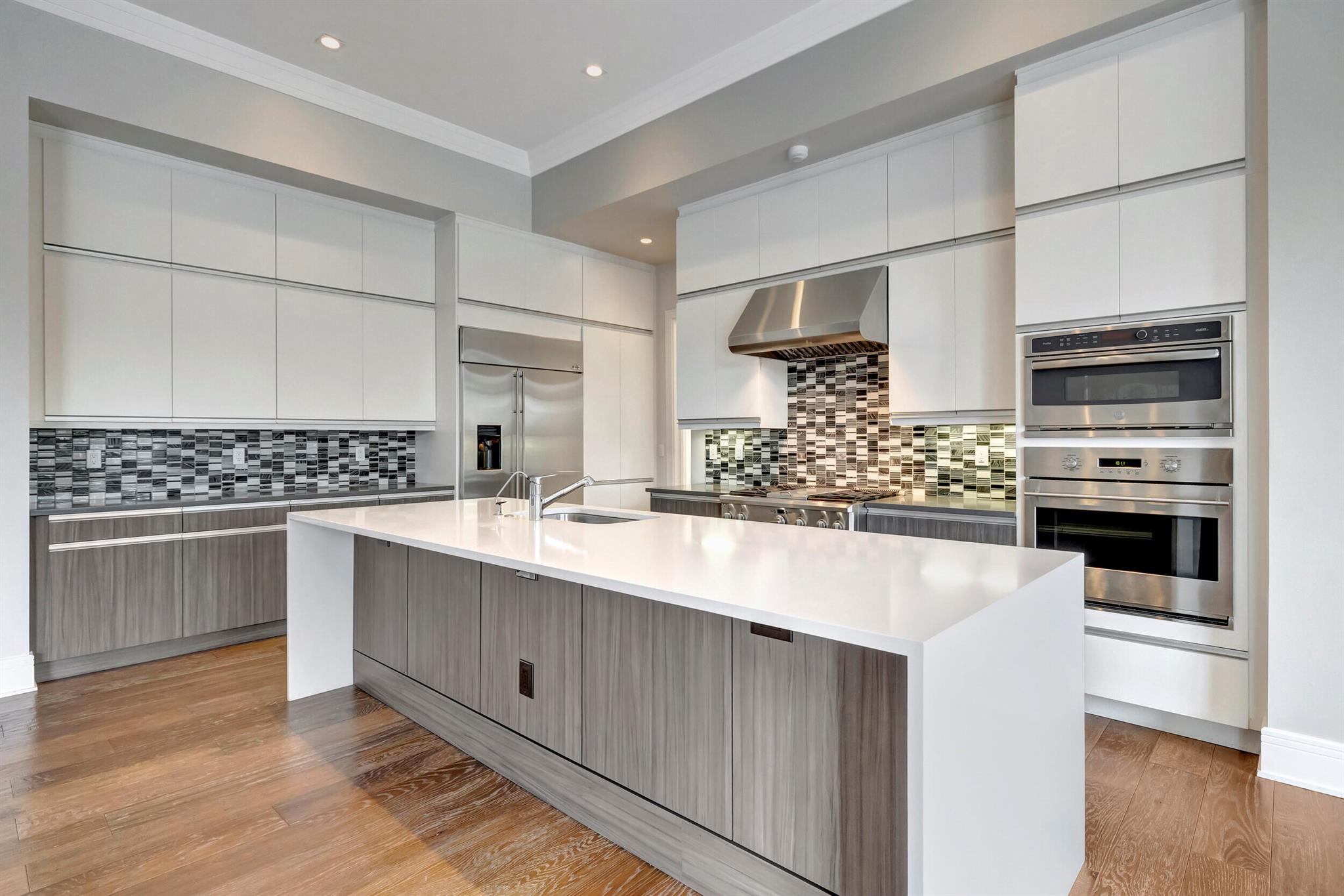 S/D OF 8-46-43 - Residential