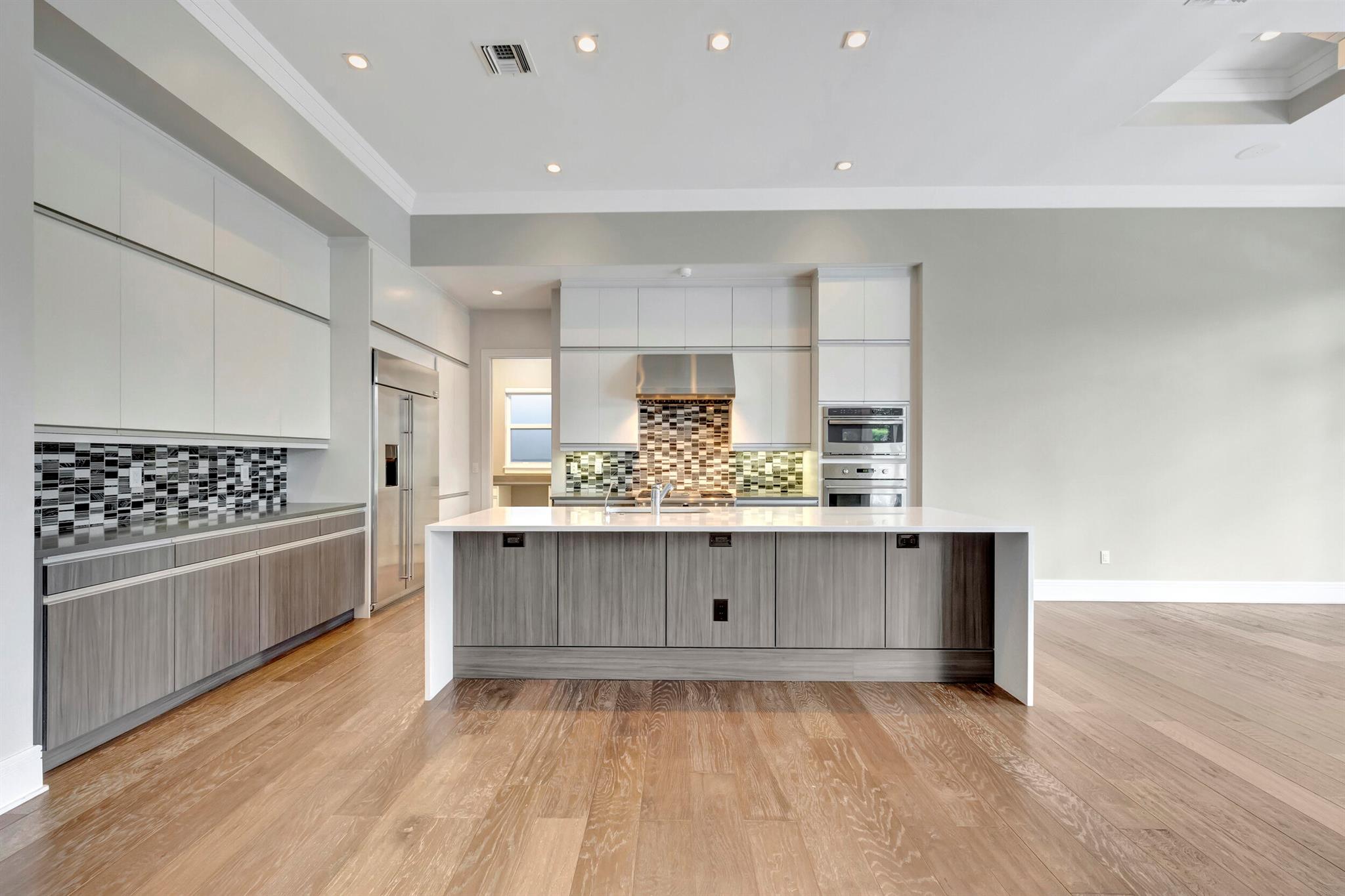 S/D OF 8-46-43 - Residential