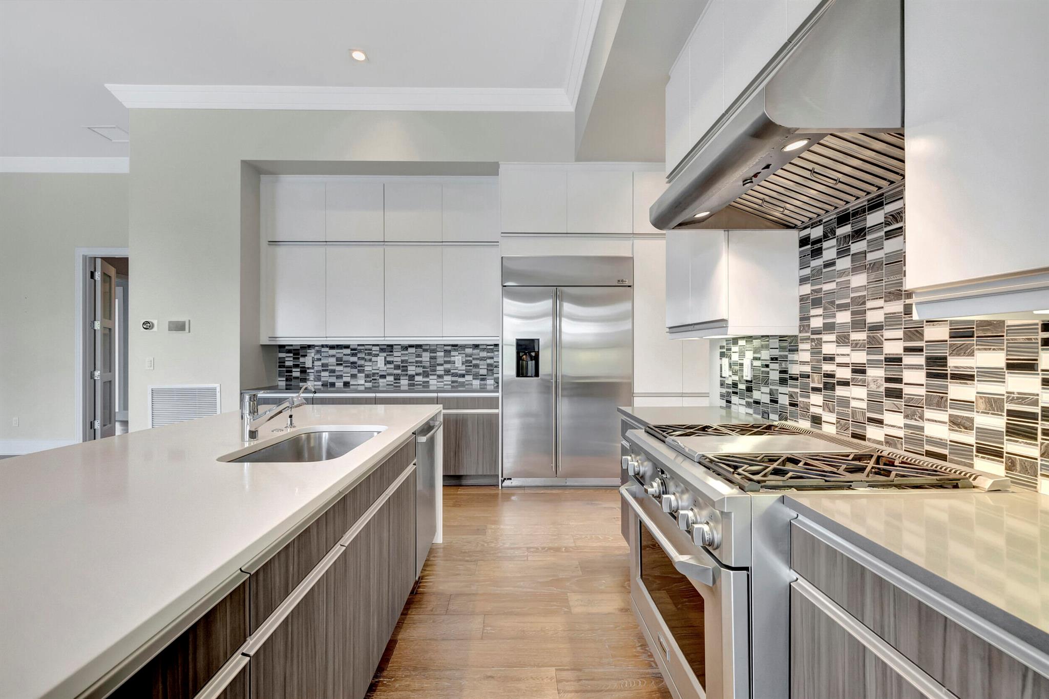 S/D OF 8-46-43 - Residential