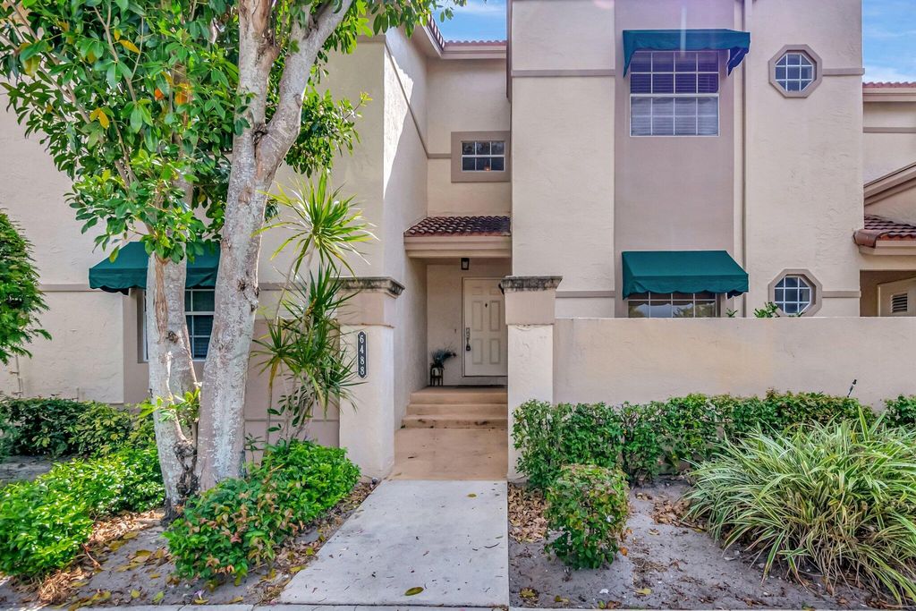 Photo of 6488 Via Regina, Boca Raton, FL 33433 (MLS # R11087391)