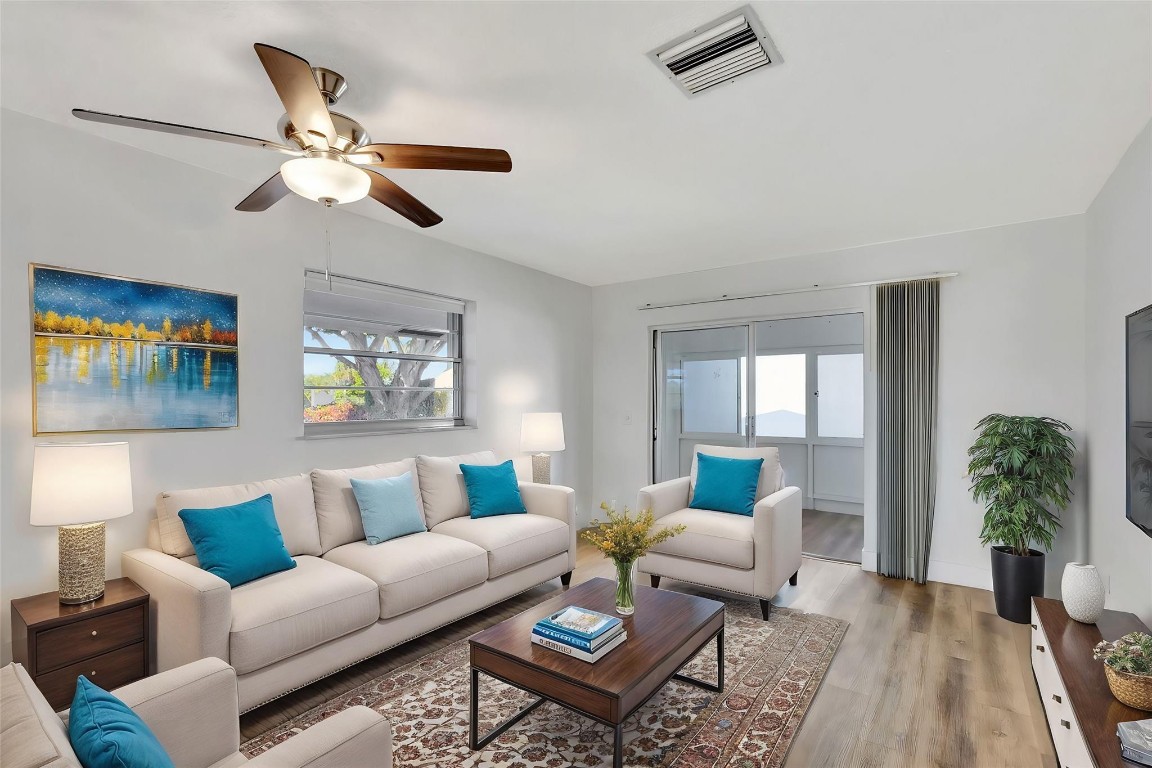 View photos, virtual tours, details... 300 SW Golfview Terrace 131