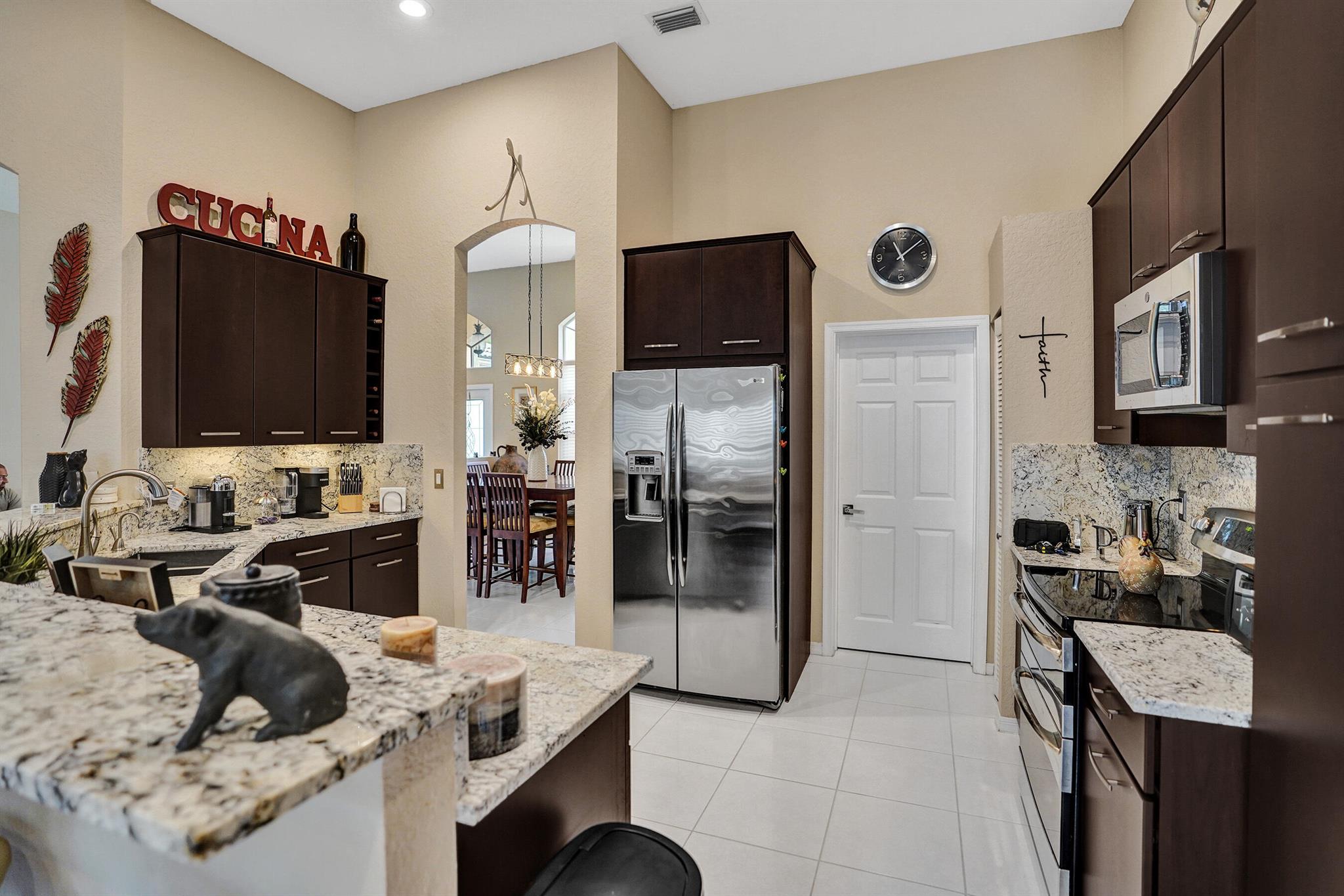 LEXINGTON HOMES ESTATES - Residential