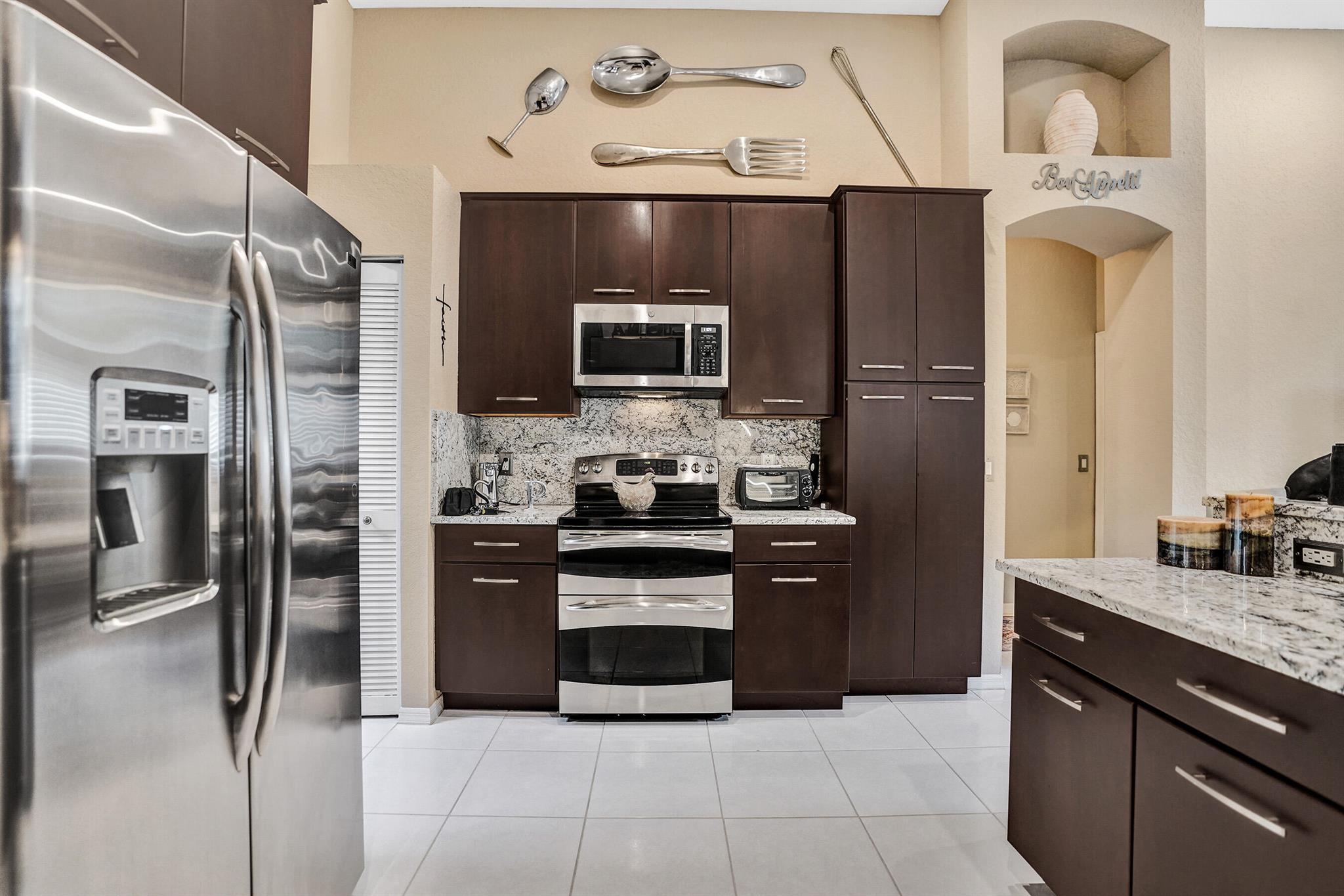 LEXINGTON HOMES ESTATES - Residential