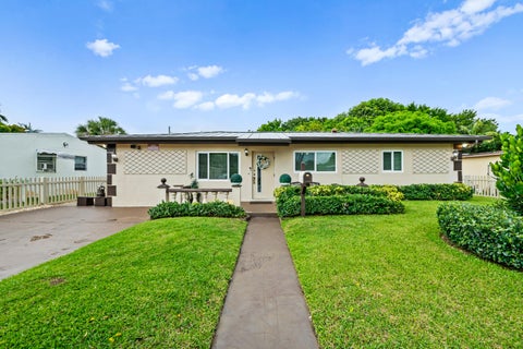 Photo of 480 Alabama Avenue, Fort Lauderdale, FL 33312 (MLS # B26046337)