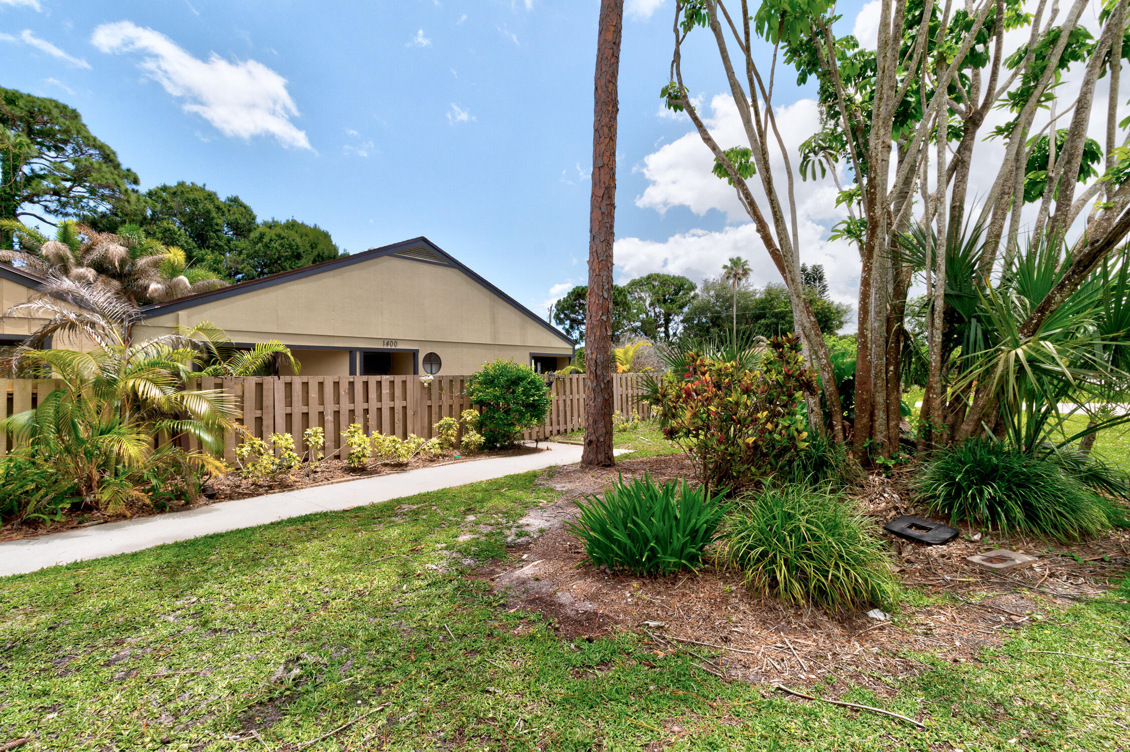 SANDALWOOD OF VERO - Residential