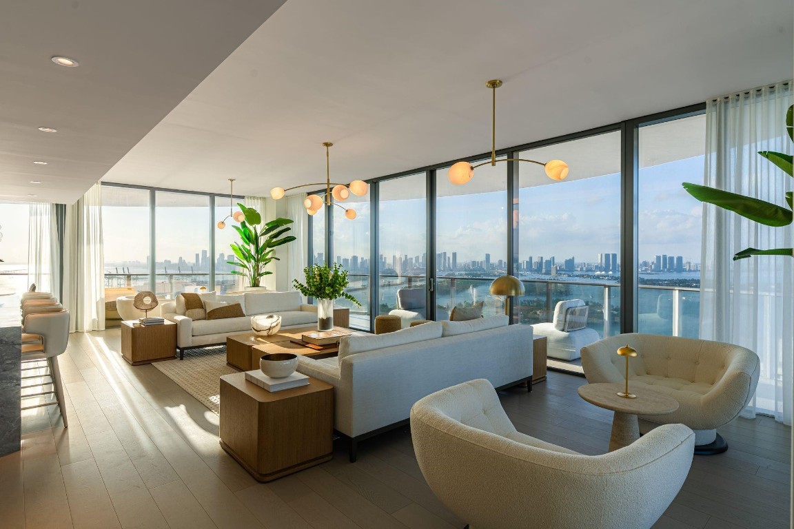 501 West Avenue 3903/3904