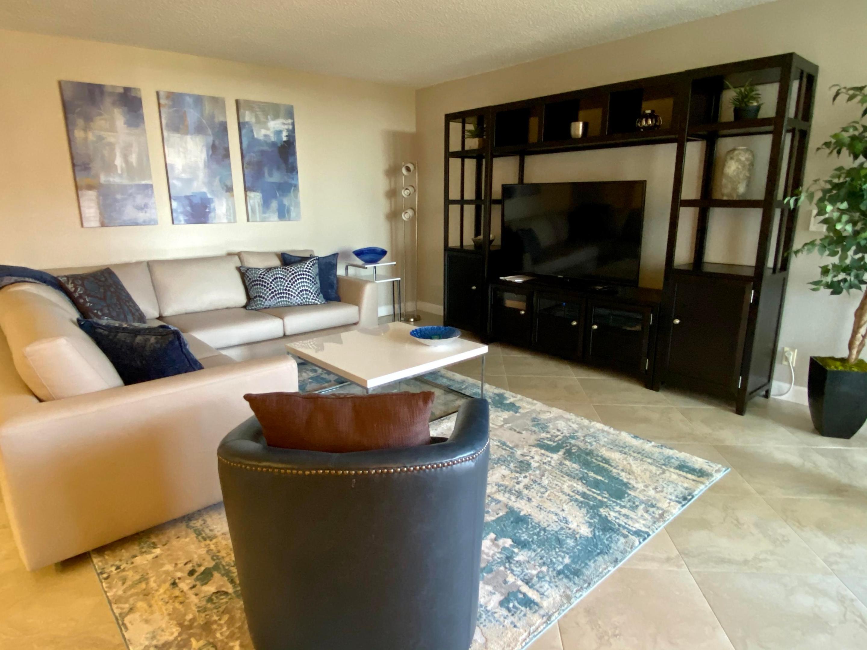 LAVERS DELRAY RACQUET CLUB CONDO - Residential Lease