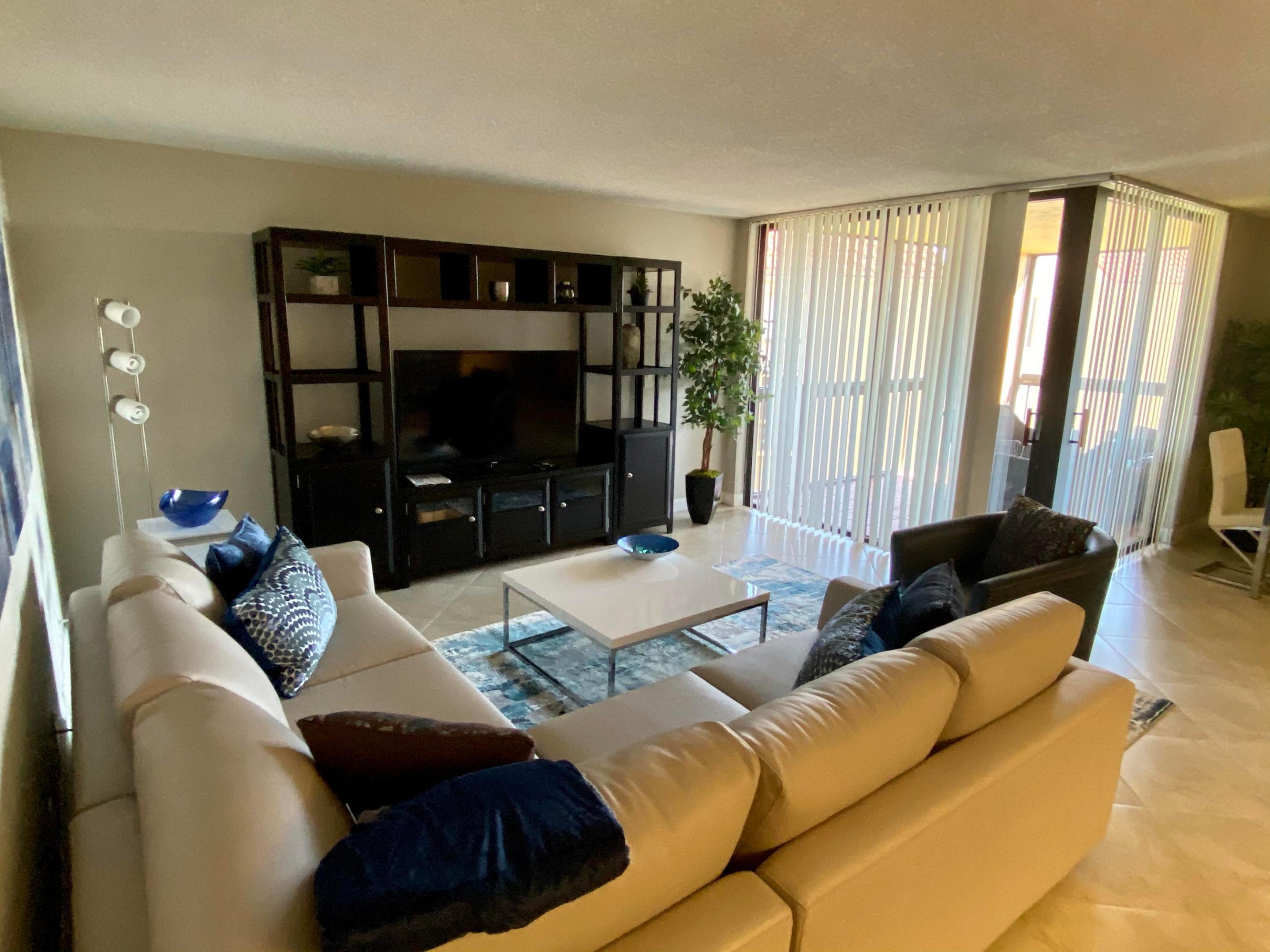 LAVERS DELRAY RACQUET CLUB CONDO - Residential Lease