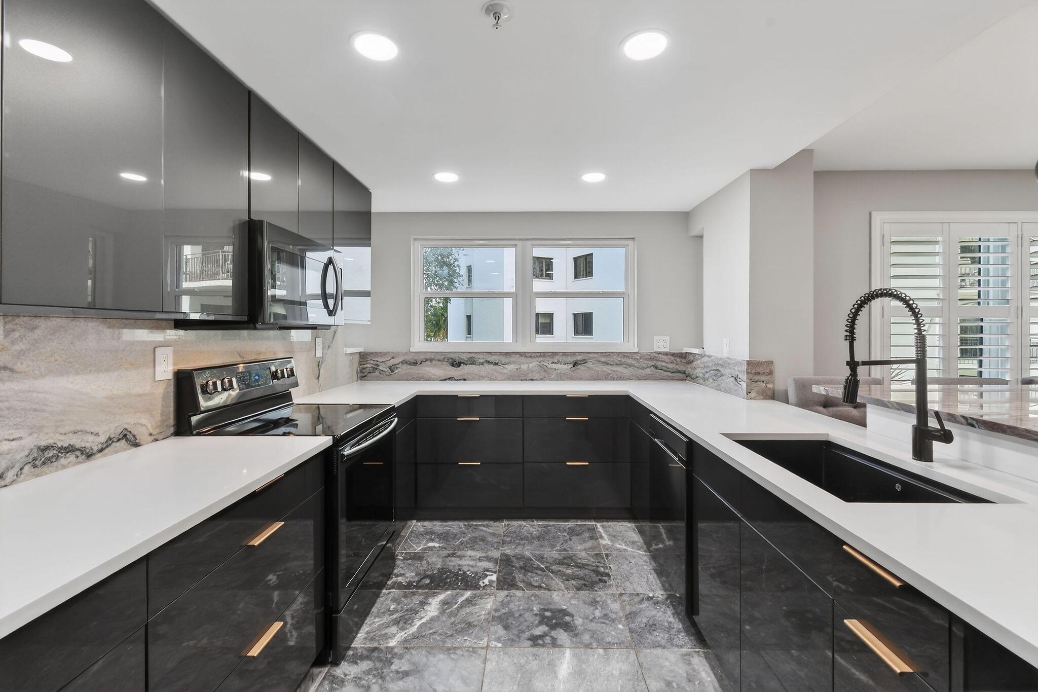 EVERGLADES OF NORTH PALM - Residential