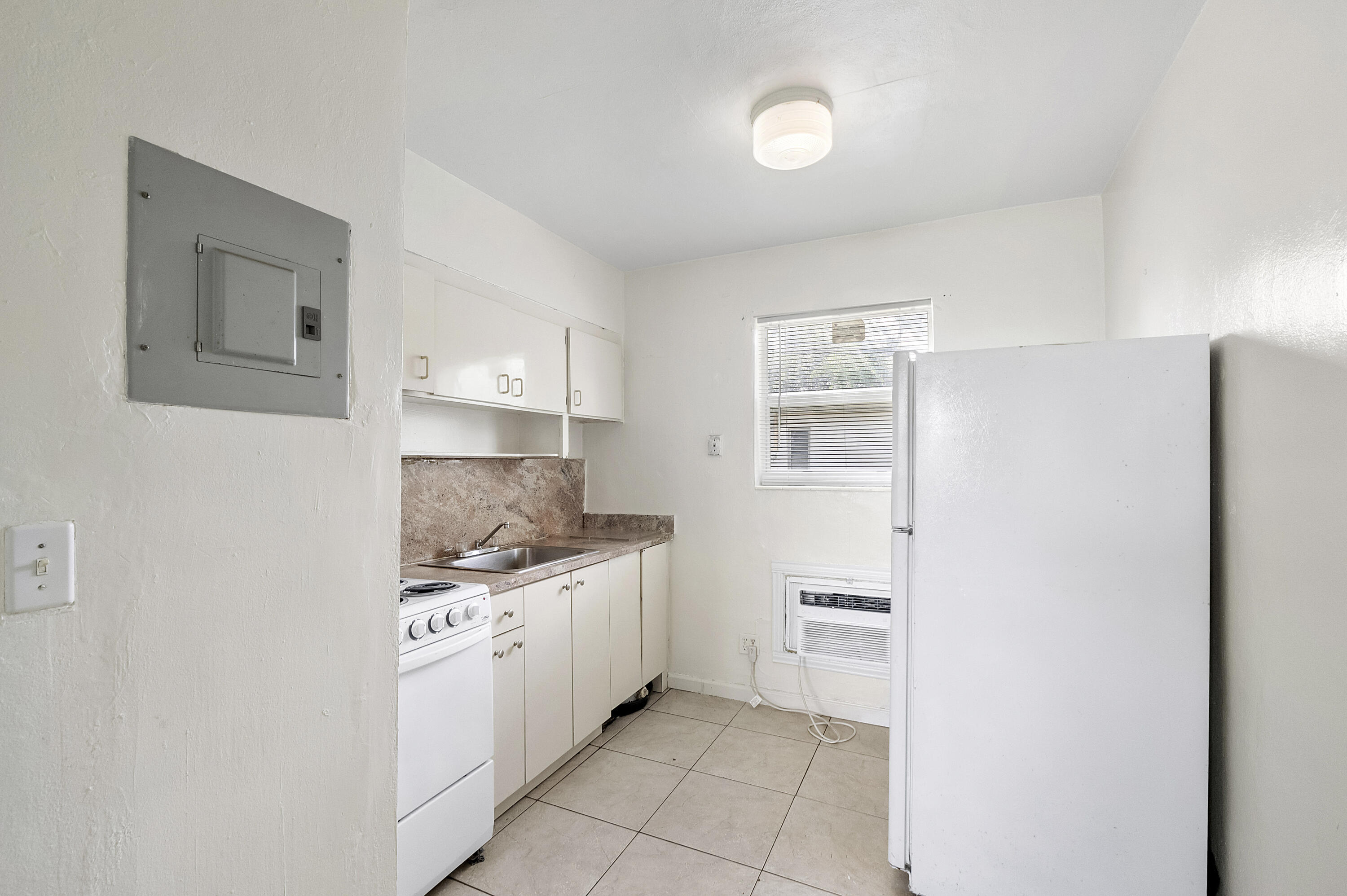 GREEN PASTURES - Residential Lease