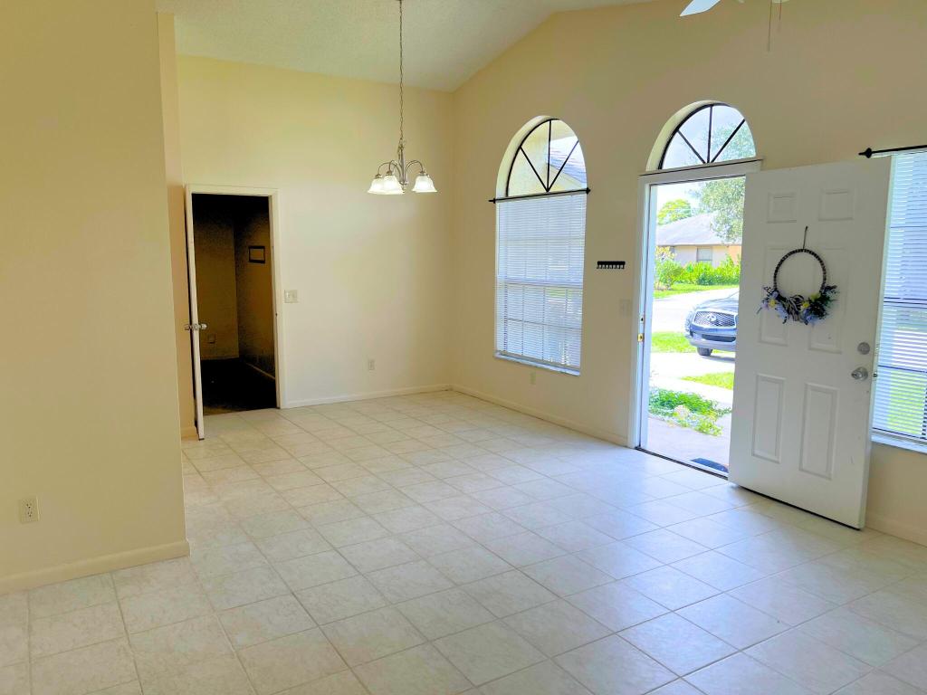 DIXIE PARK ADDITION - Residential Lease