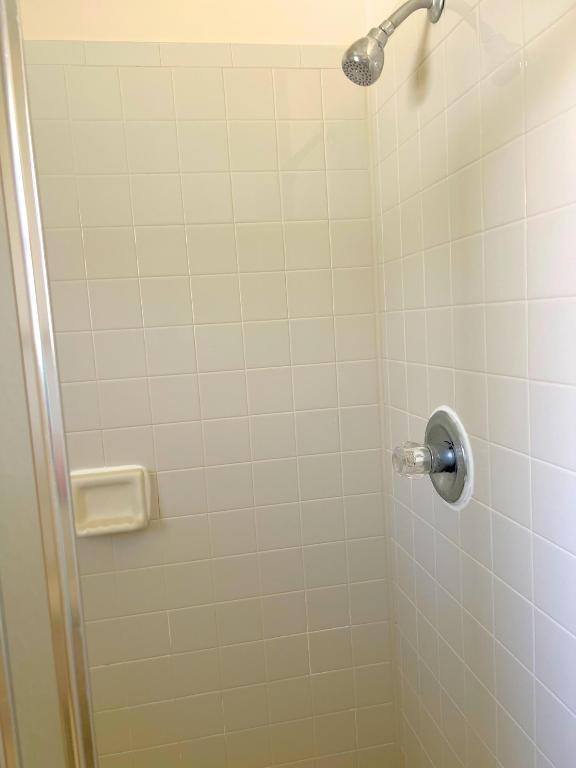 DIXIE PARK ADDITION - Residential Lease