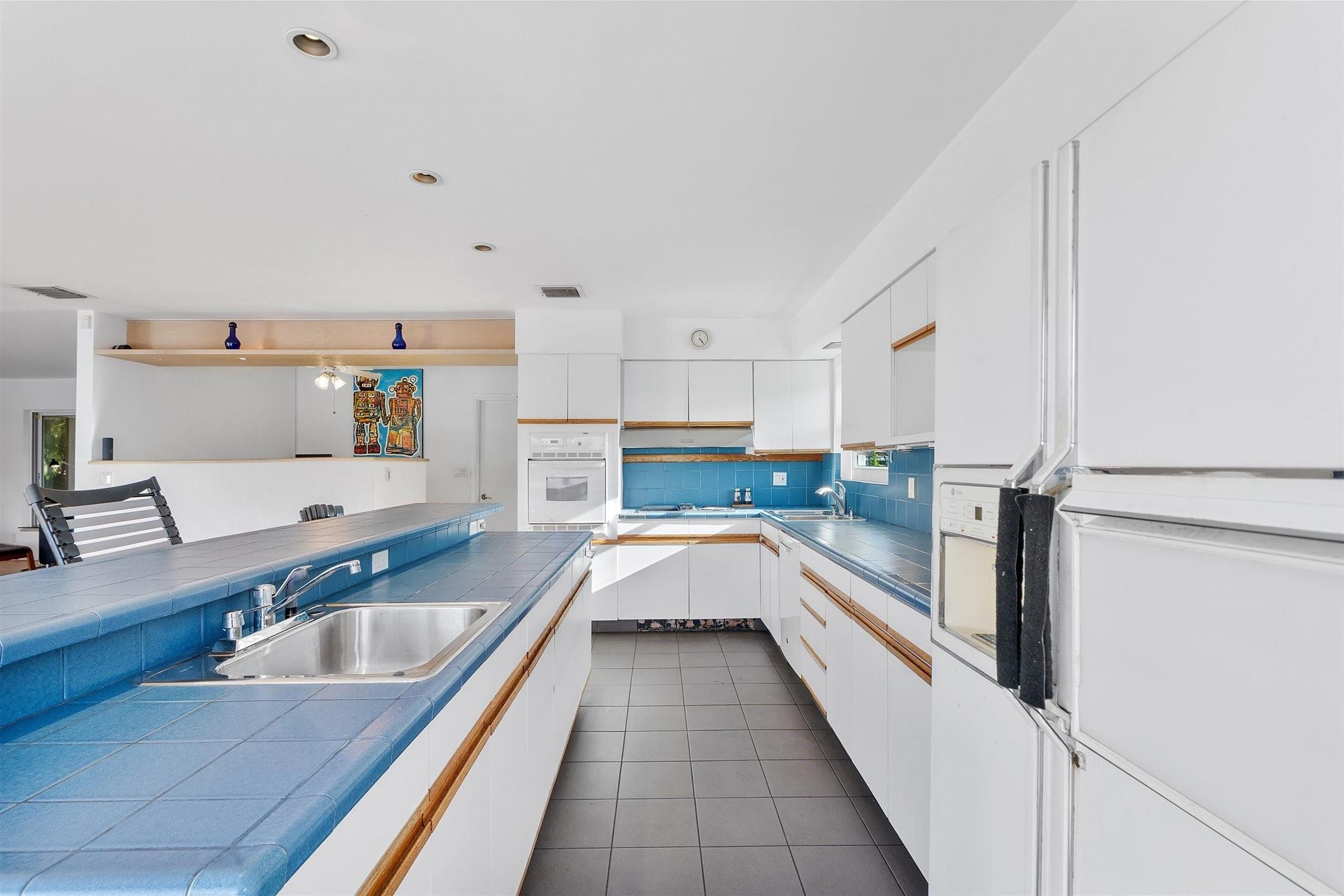 Poinsettia Heights River - Residential