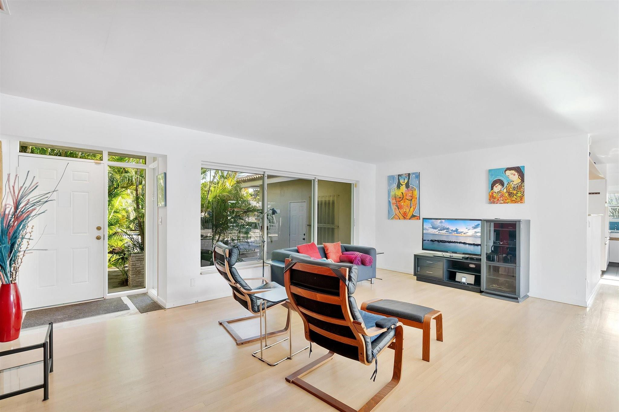 Poinsettia Heights River - Residential