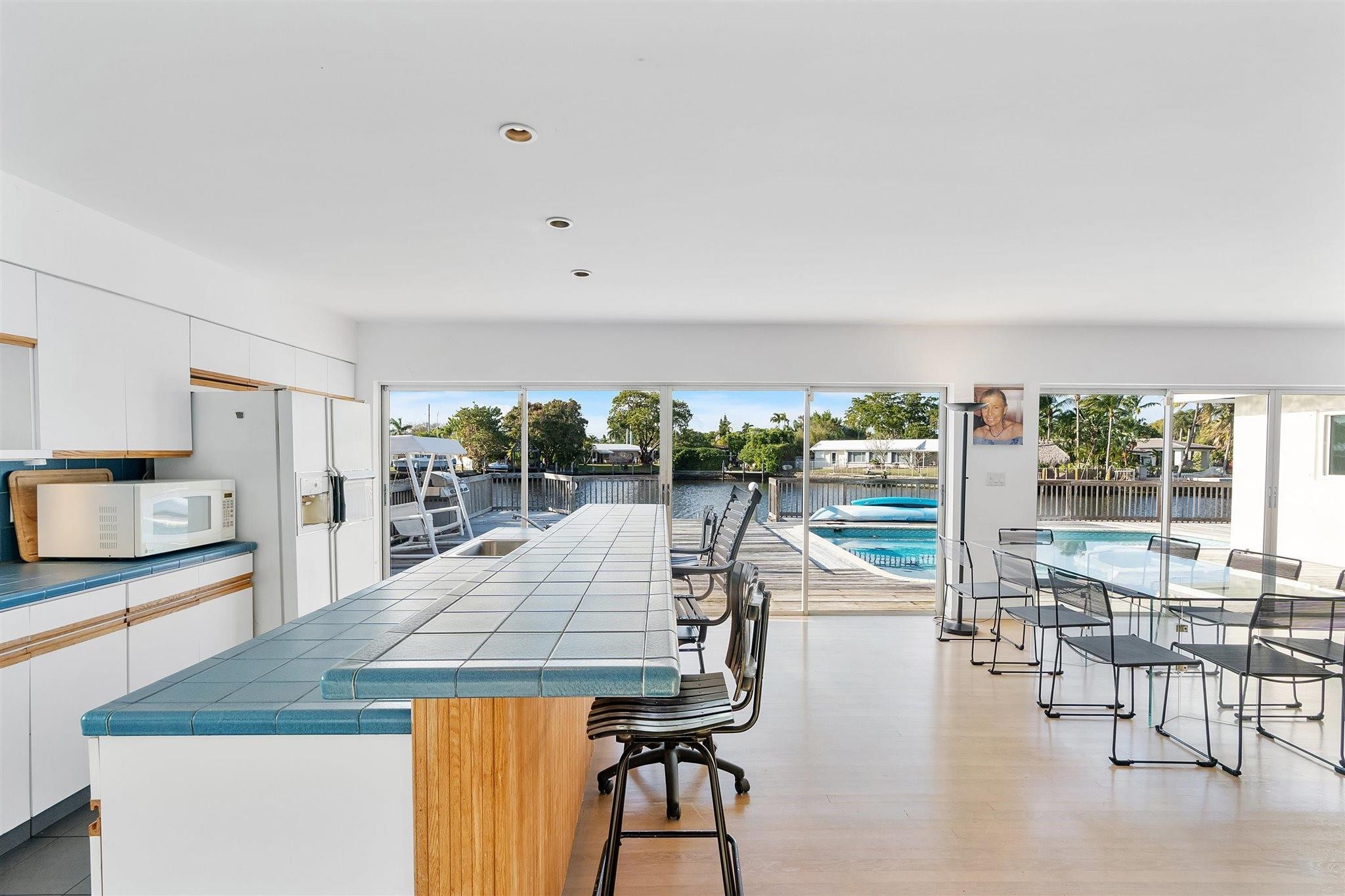 Poinsettia Heights River - Residential