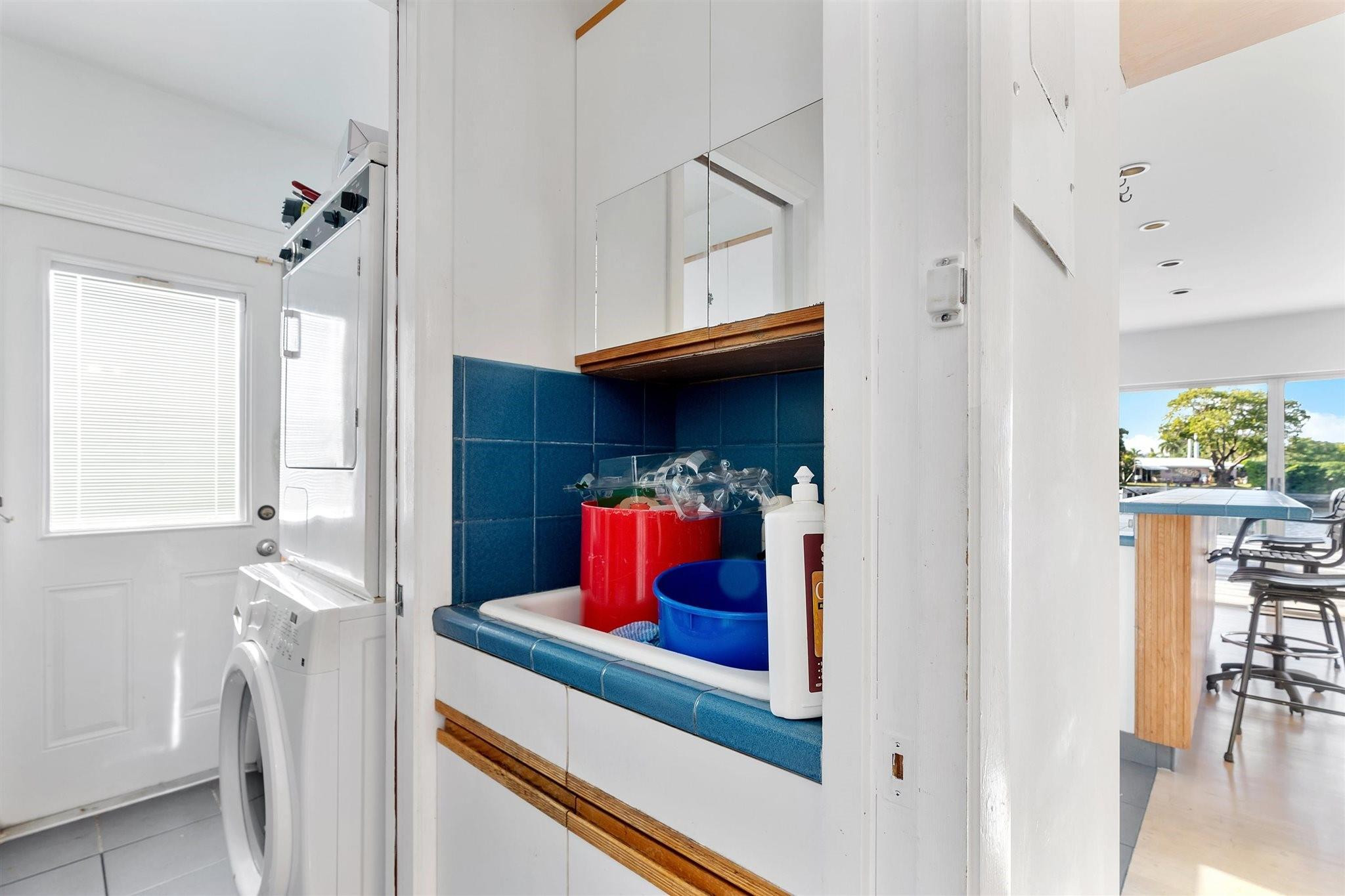 Poinsettia Heights River - Residential