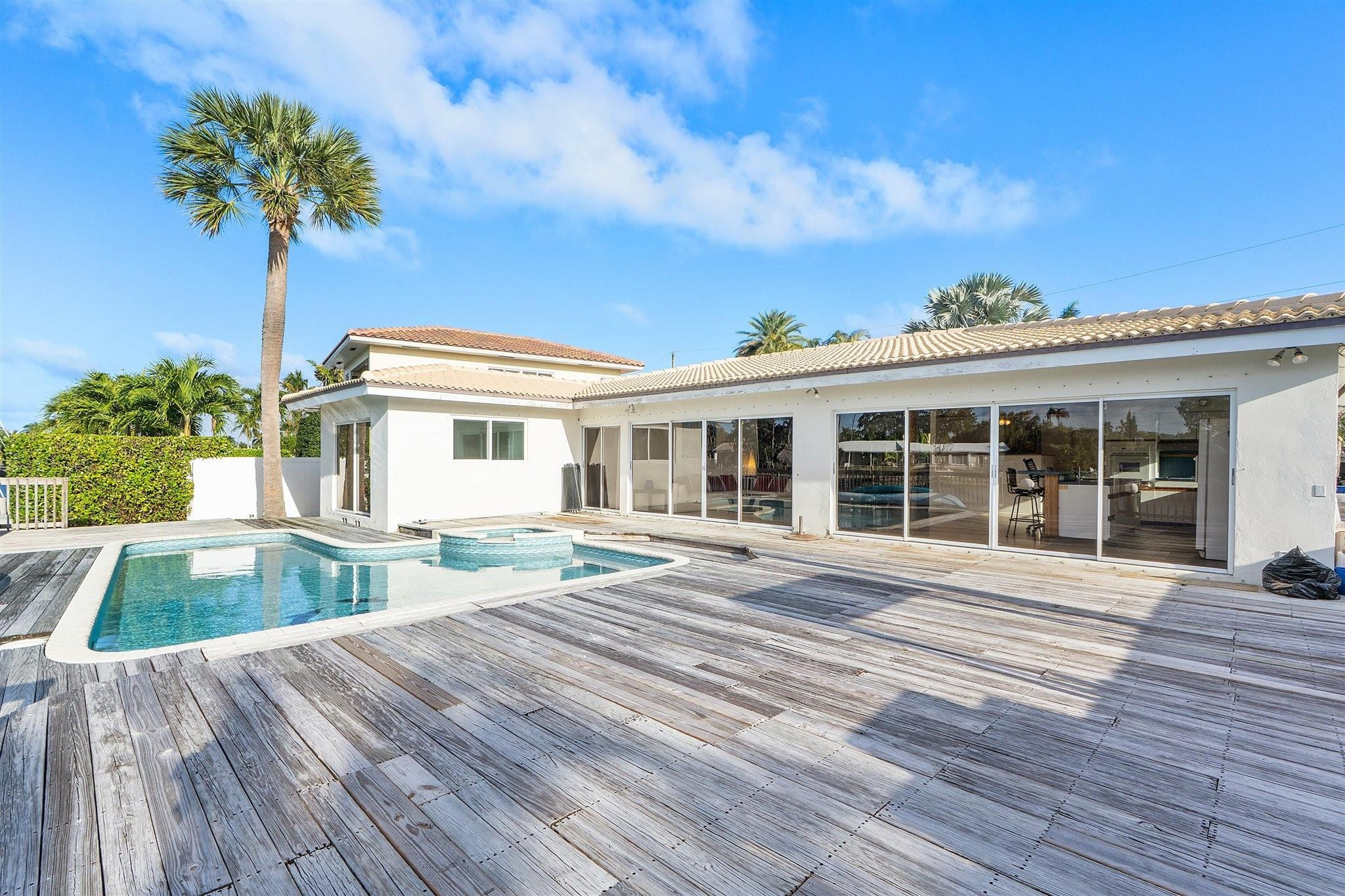 Poinsettia Heights River - Residential