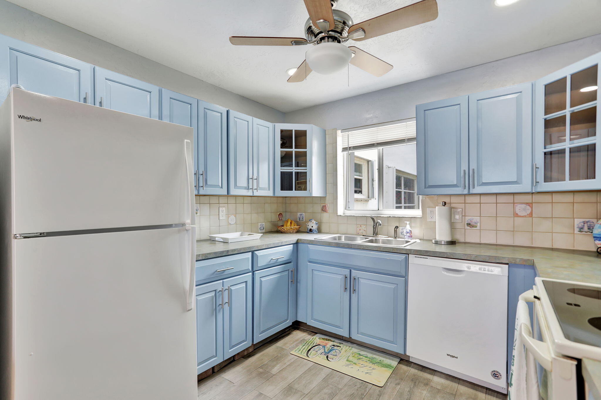 NEPTUNE VILLAS CO-OP - Residential Lease