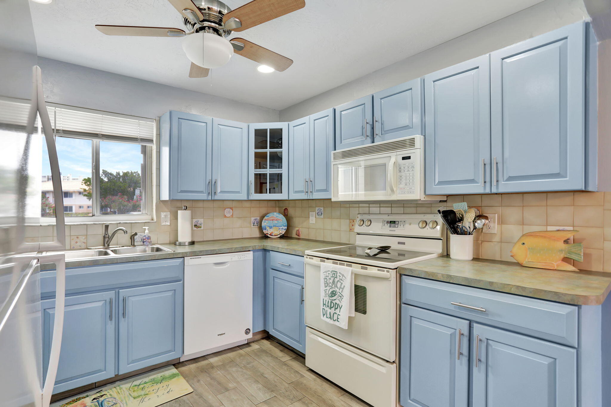 NEPTUNE VILLAS CO-OP - Residential Lease