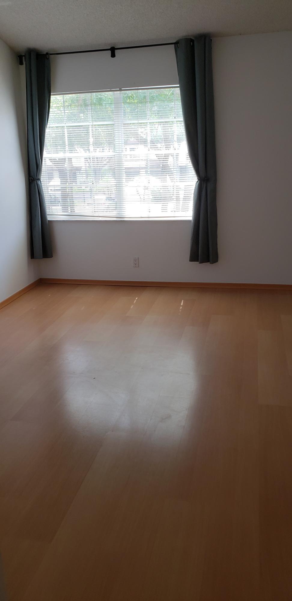 CARRIAGE HOUSES I CONDO - Residential Lease