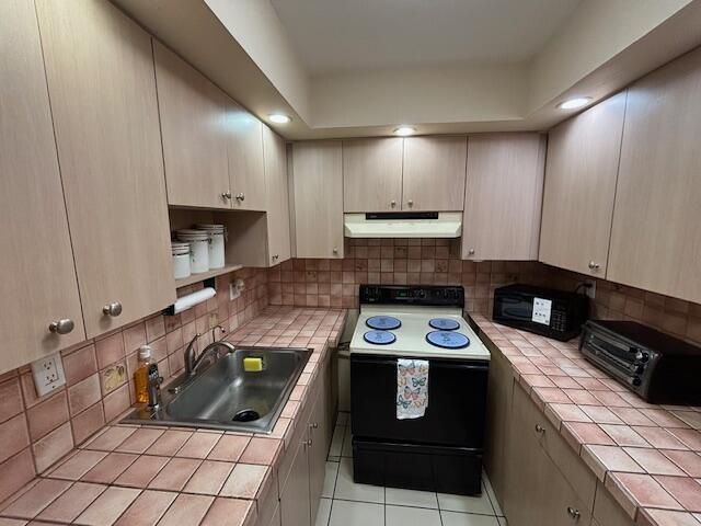 CASTILLIAN CLUB CONDO - Residential