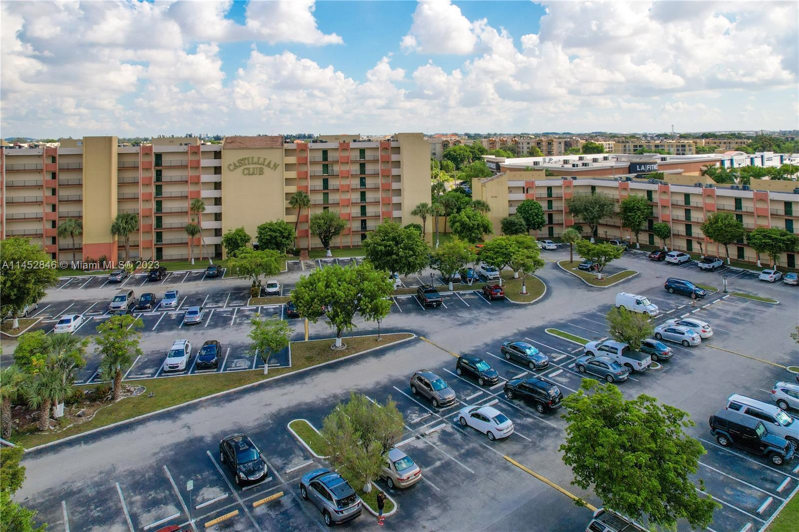 Spacious and bright 1 bedroom, 1 bath with screened balcony in the Castillian Club Condo. Great location! Close to FIU, 836, 826, Miami International Airport and shopping centers. The community features a pool, tennis court, building elevator with low monthly HOA fees. Great for investors, no rental restrictions.
