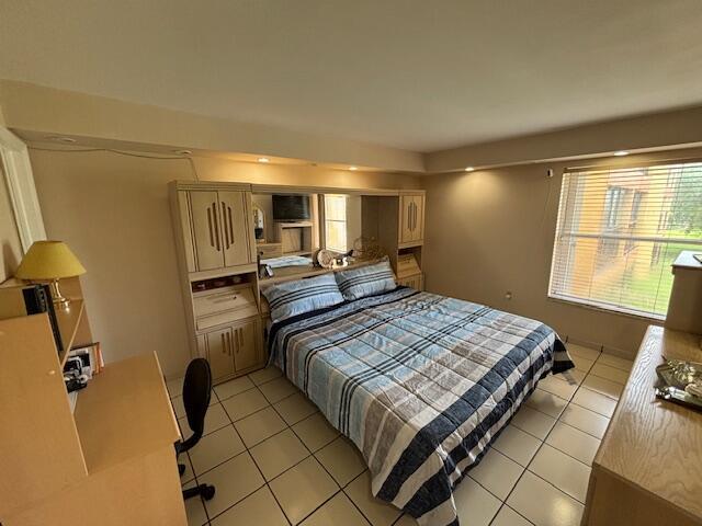 CASTILLIAN CLUB CONDO - Residential