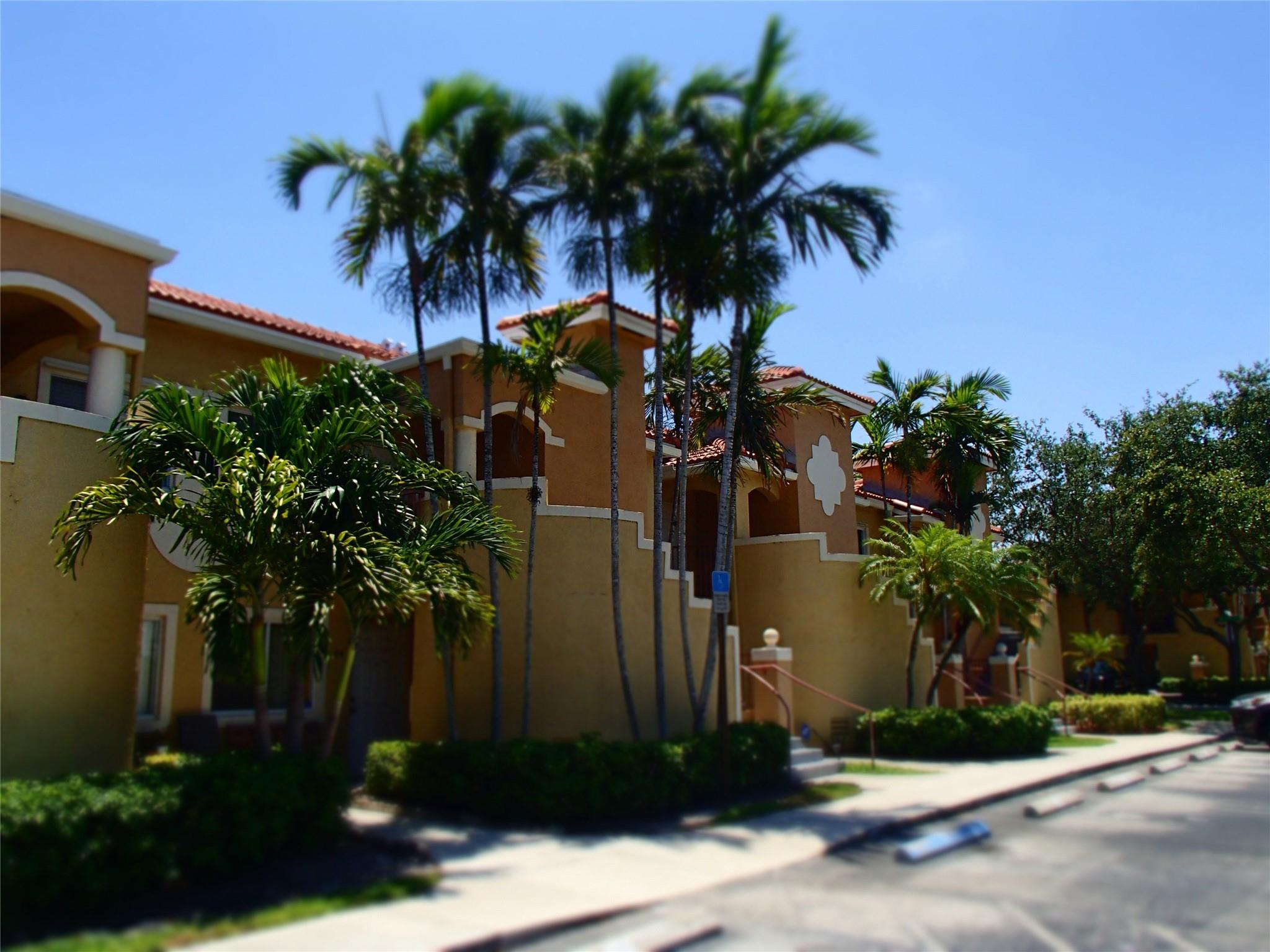 7820 NW 7th St 102
