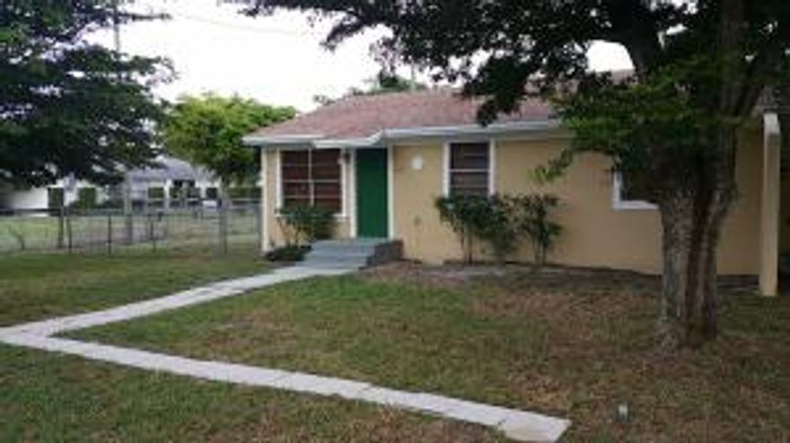 Recently updated unit on a large corner lot. Wow great yard for the price. Vaulted ceilings with knock down texture and nice window coverings just move in. New 24 inch tile throughout including bedrooms New paint inside and out. Nicely updated kitchen with granite counter-top. Updated bathrooms in good overall condition. A must see and great value. Will not last long. Small community with private end unit with nice fenced in yard.