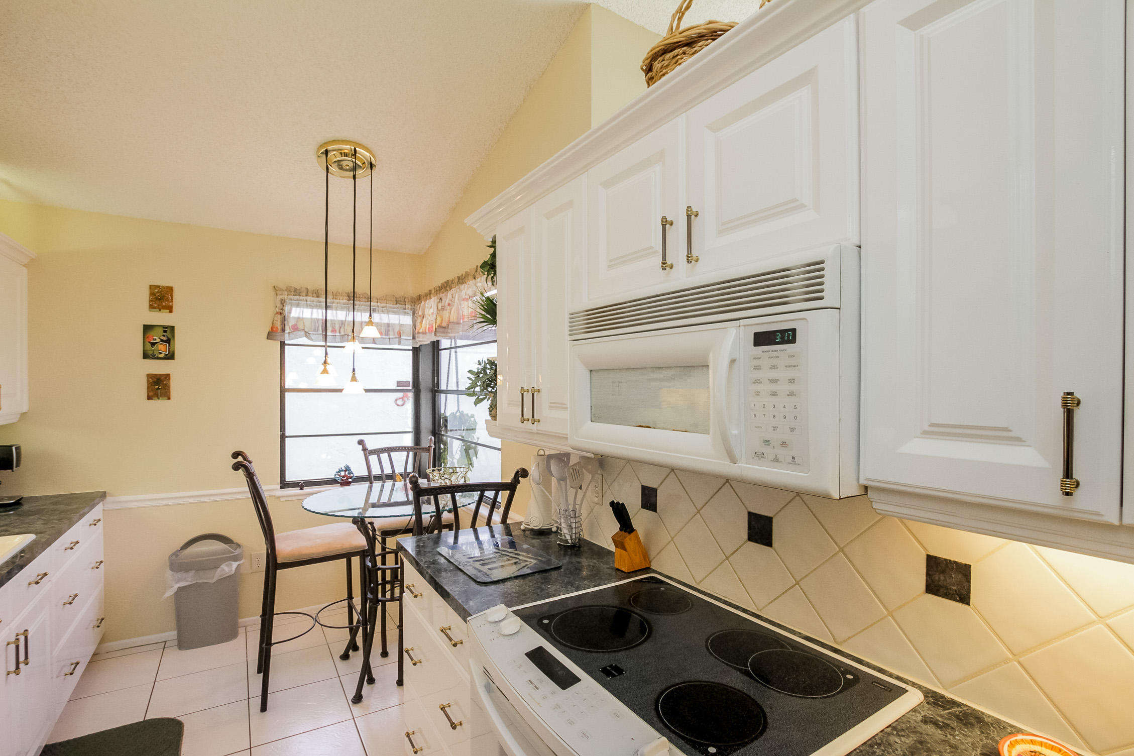 RIVER OAKS - Residential