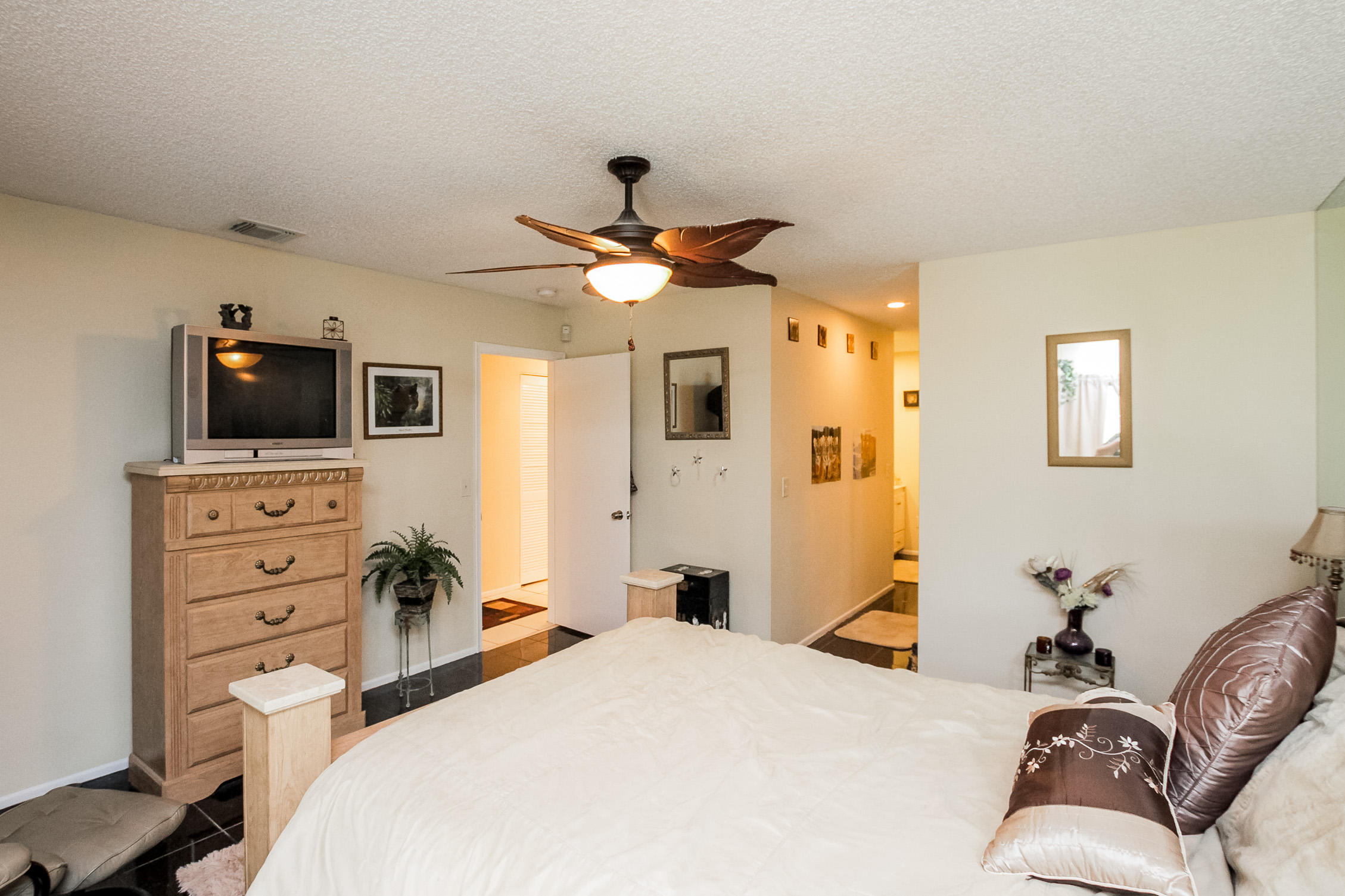 RIVER OAKS - Residential