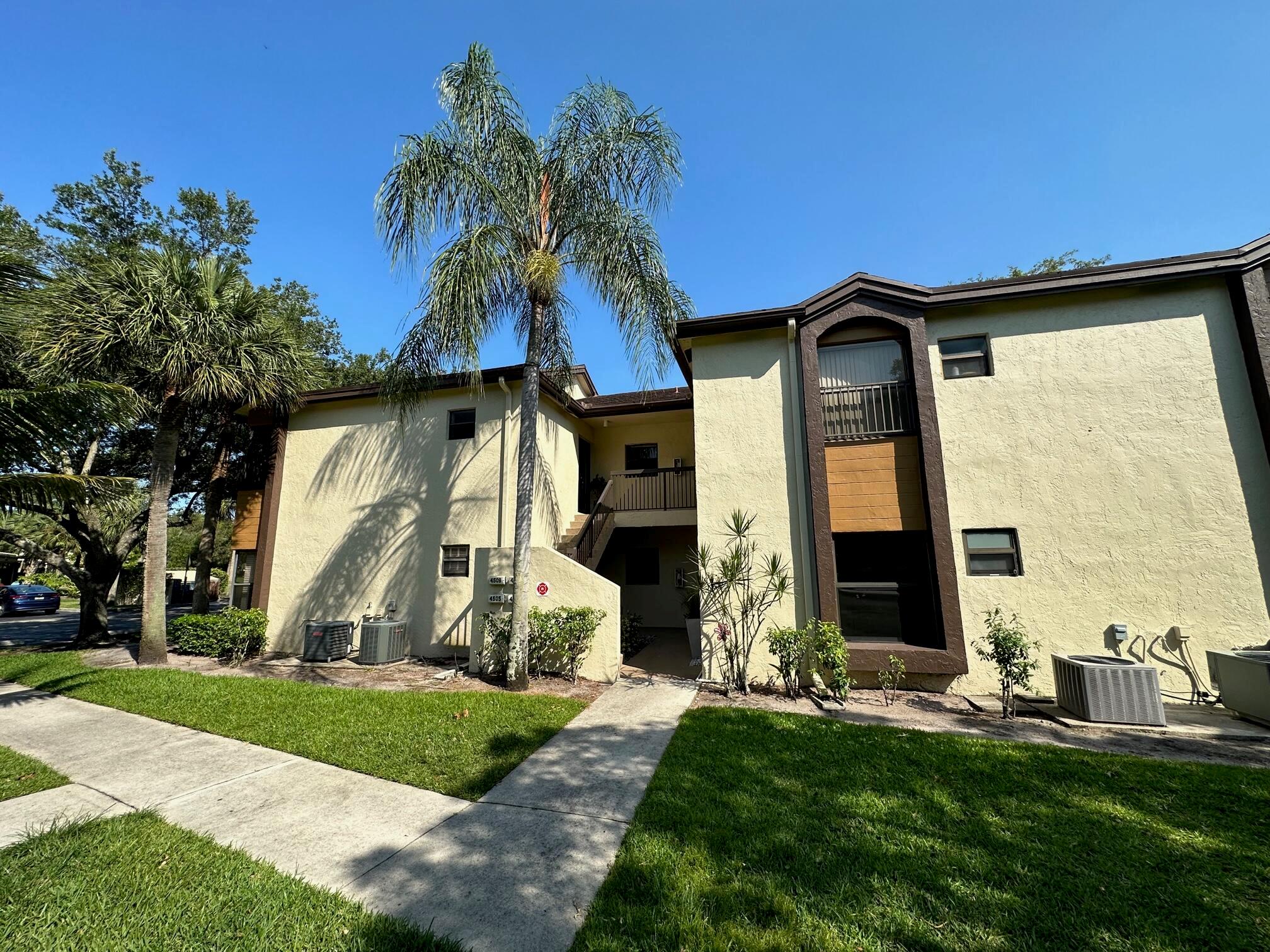 ALL AGES, BEAUTIFULLY UPDATED 2/2 SPLIT FLOOR PLAN, CERAMIC & WOOD FLOORS, UPDATED KITCHEN CABINETS W/GRANITE TOPS, WALK-IN CLOSET, FULL SIZE WASHER & DRYER. SCREENED PATIO, WATER & CABLE & BASIC CABLE INCLUDED IN THE RENT. FREE TOWNSHIP AMENITIES INCLUDE; OLYMPIC SIZE POOL, TENNIS, FITNESS ROOM, LIBRARY, RACQUETBALL. NO TRUCKS. PUBLIC SCHOOLS: COCONUT CREEK, LYONS CREEK & MONARCH.