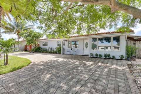 Photo of 1313 SE 1ST Way, Deerfield Beach, FL 33441 (MLS # B26067180)
