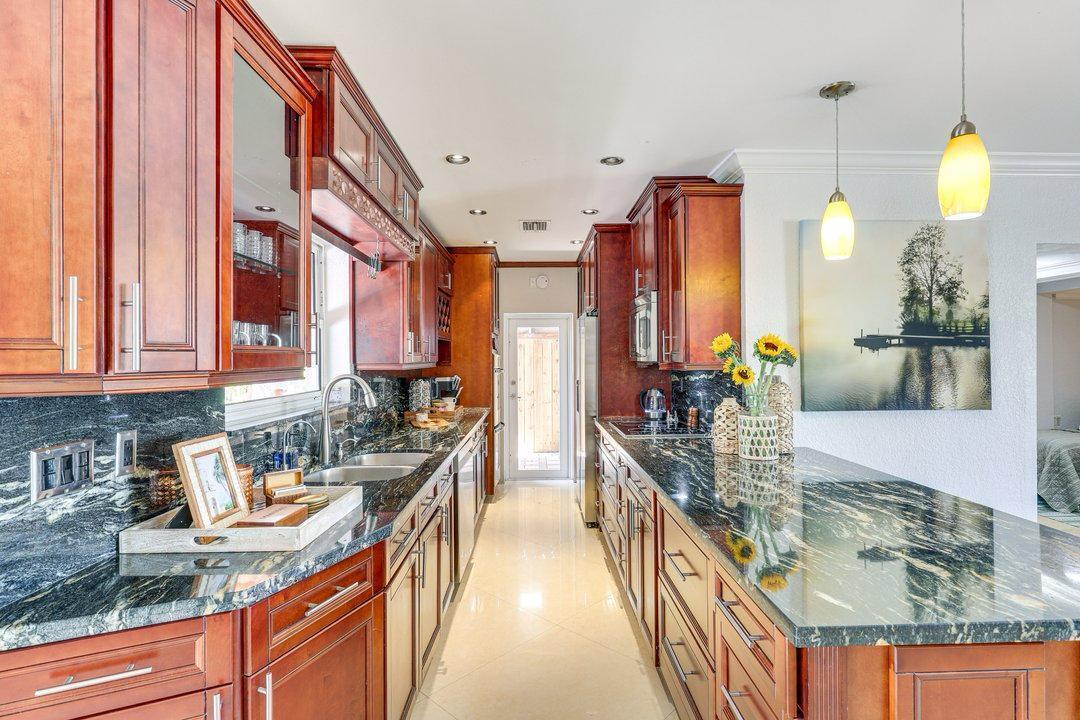 1313 SE 1ST Way