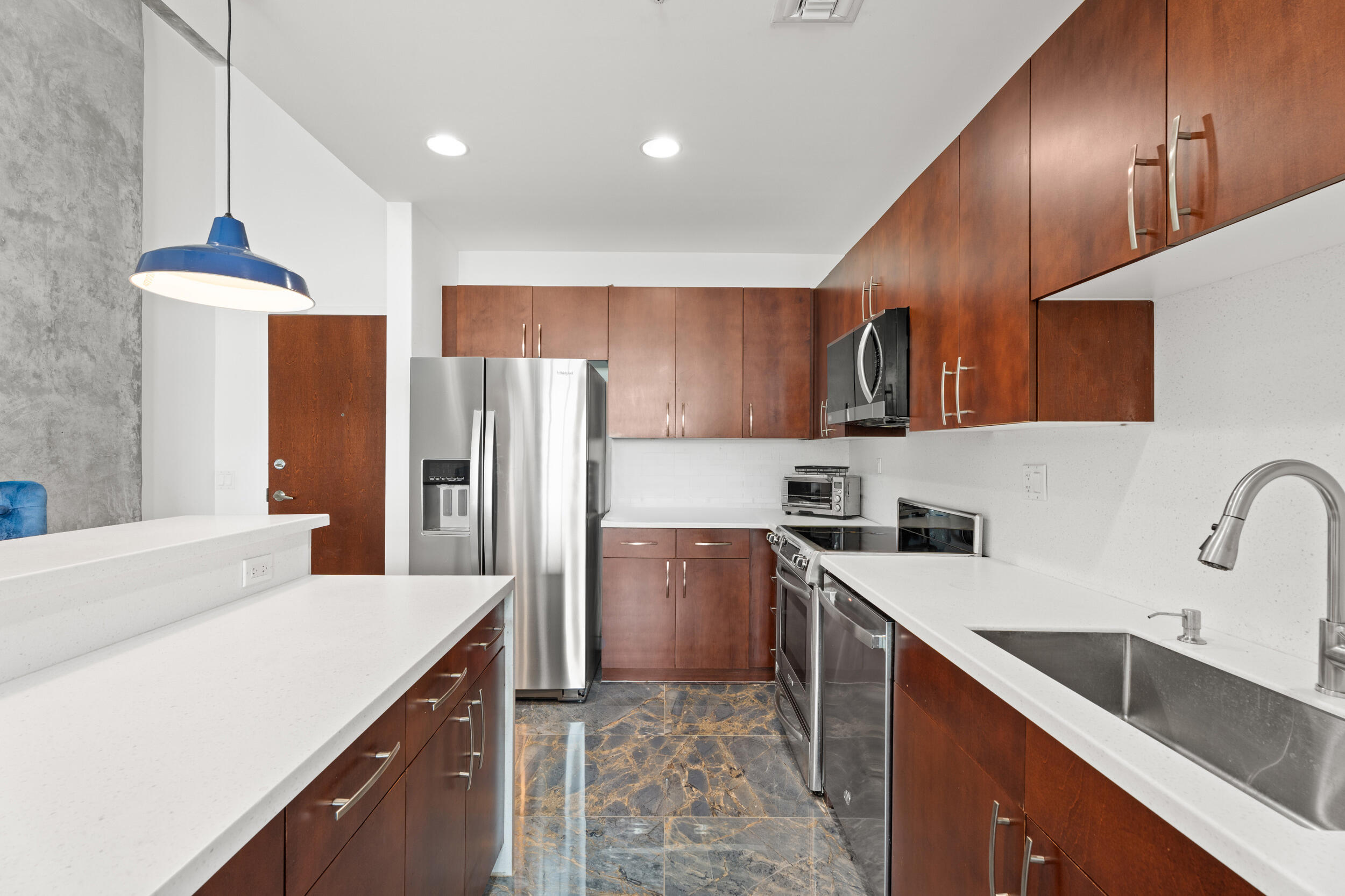 EDGE CONDO - Residential
